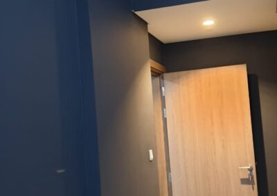 Two-tone wall painting for Dubai move-out